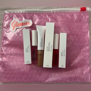 Glossier bundle NWT (will take offers)